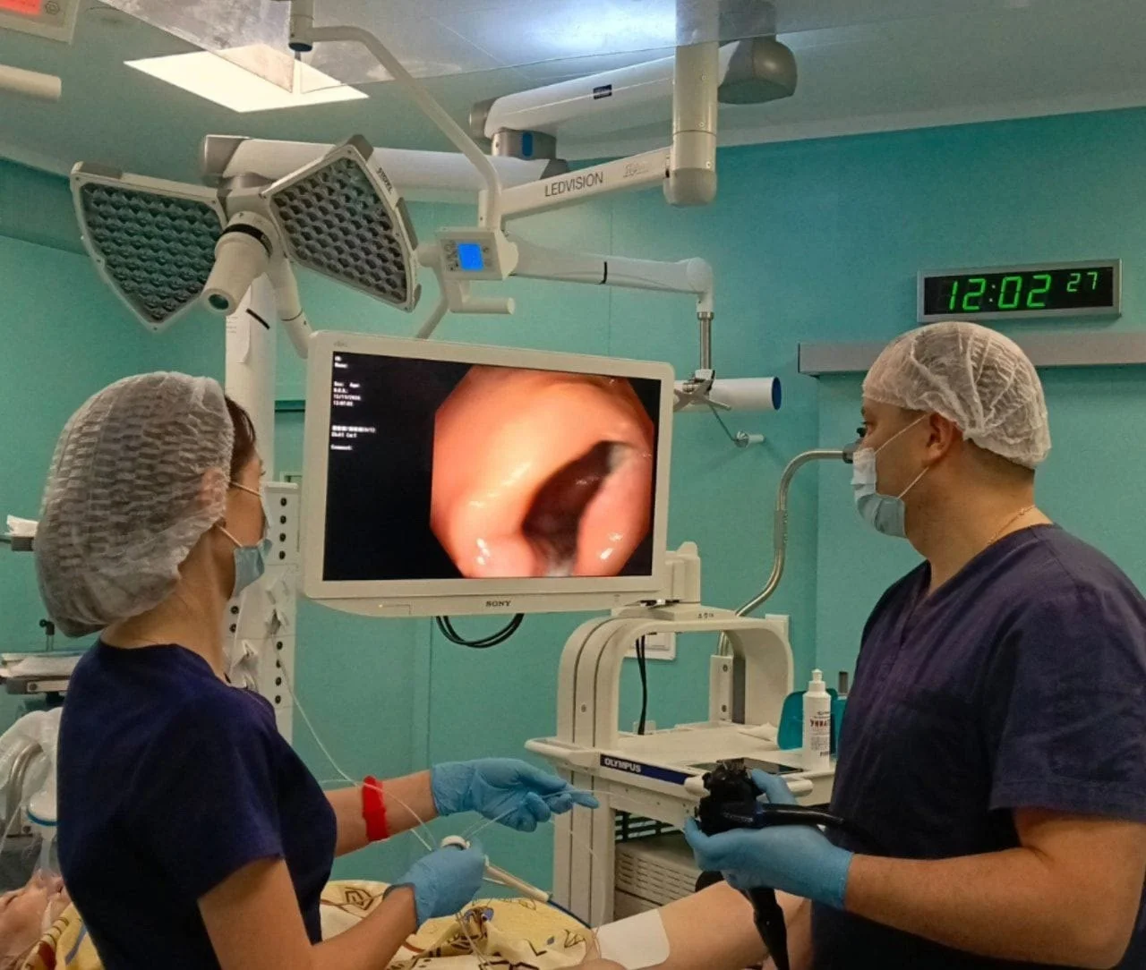 В онкоцентре женщине удалили большую опухоль сигмовидной кишки, не уходя в полостную операцию 